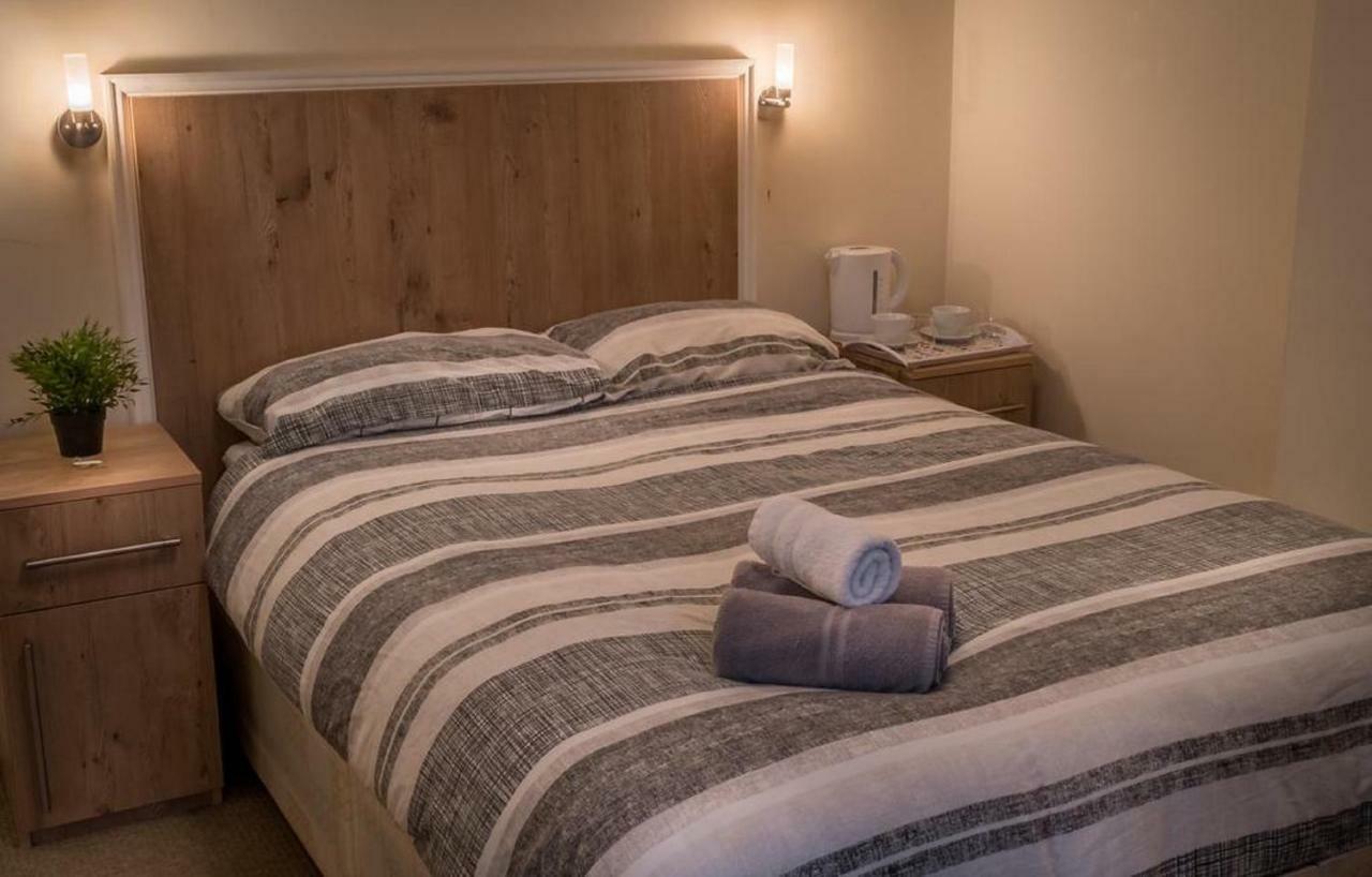 Acton Hill Hotel Ealing Eksteriør billede