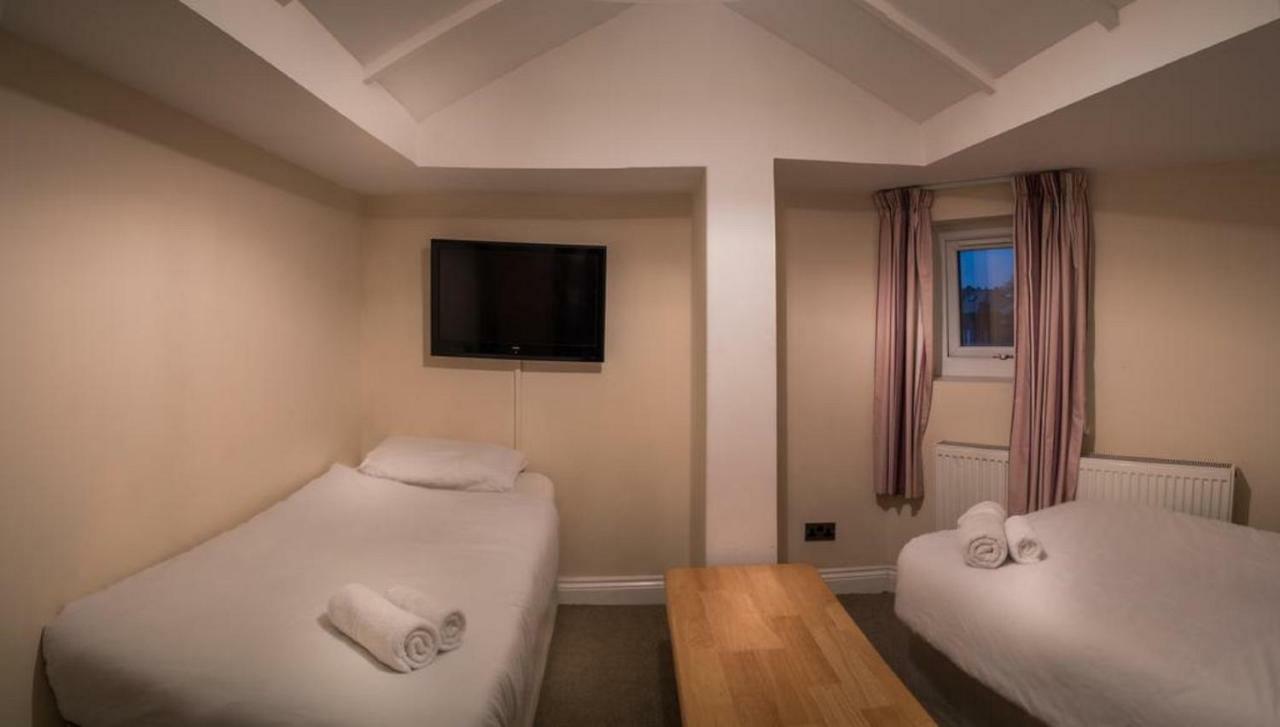 Acton Hill Hotel Ealing Eksteriør billede