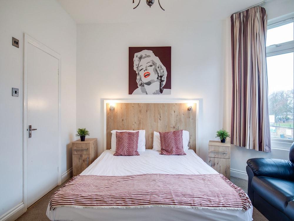 Acton Hill Hotel Ealing Eksteriør billede