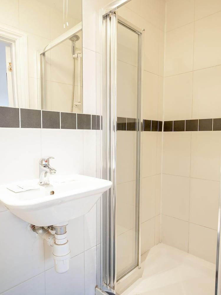 Acton Hill Hotel Ealing Eksteriør billede